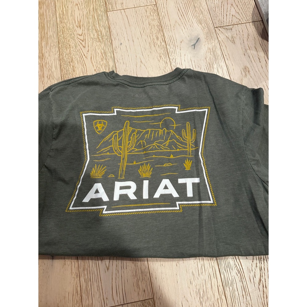 Ariat Mens Buckle Exclusive Desert Graphic T-Shirt Olive Green Large L Short Slv